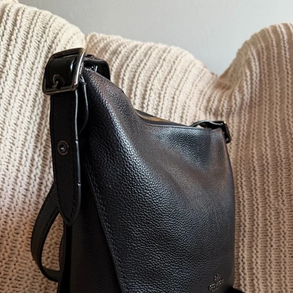 Coach Dufflette Crossbody Shoulder Bag Pebbled Leather Black H1892-21377 - Picture 4 of 14